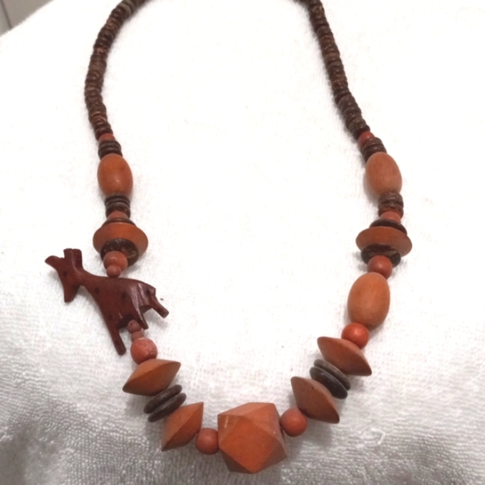 Wooden Neckless with Giraffe